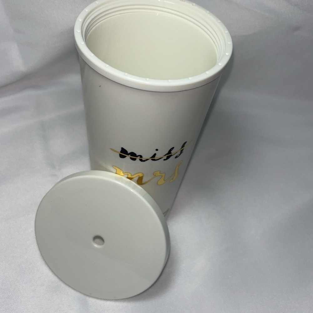 Kate Spade New York Miss to Mrs White 20 oz Tumbler White and Gold - Picture 8 of 9
